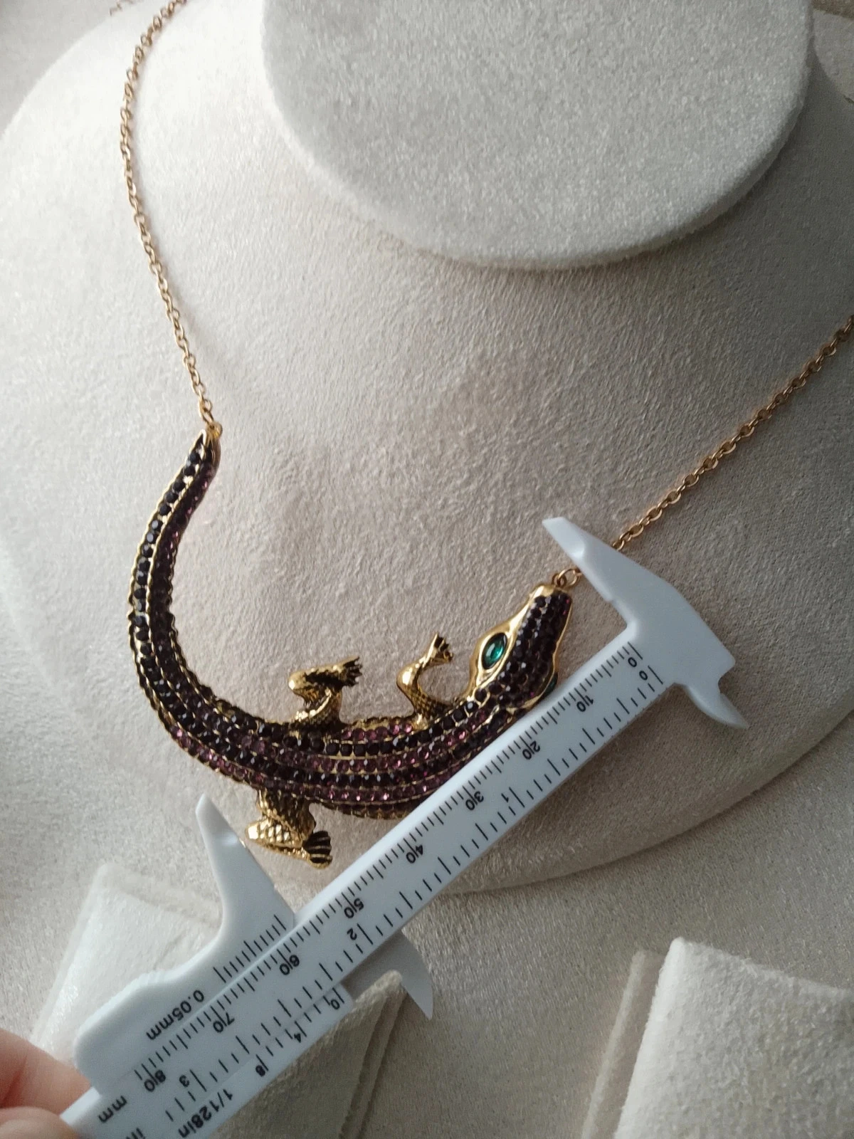Golden crocodile bohemian necklace with green eyes – photo 2